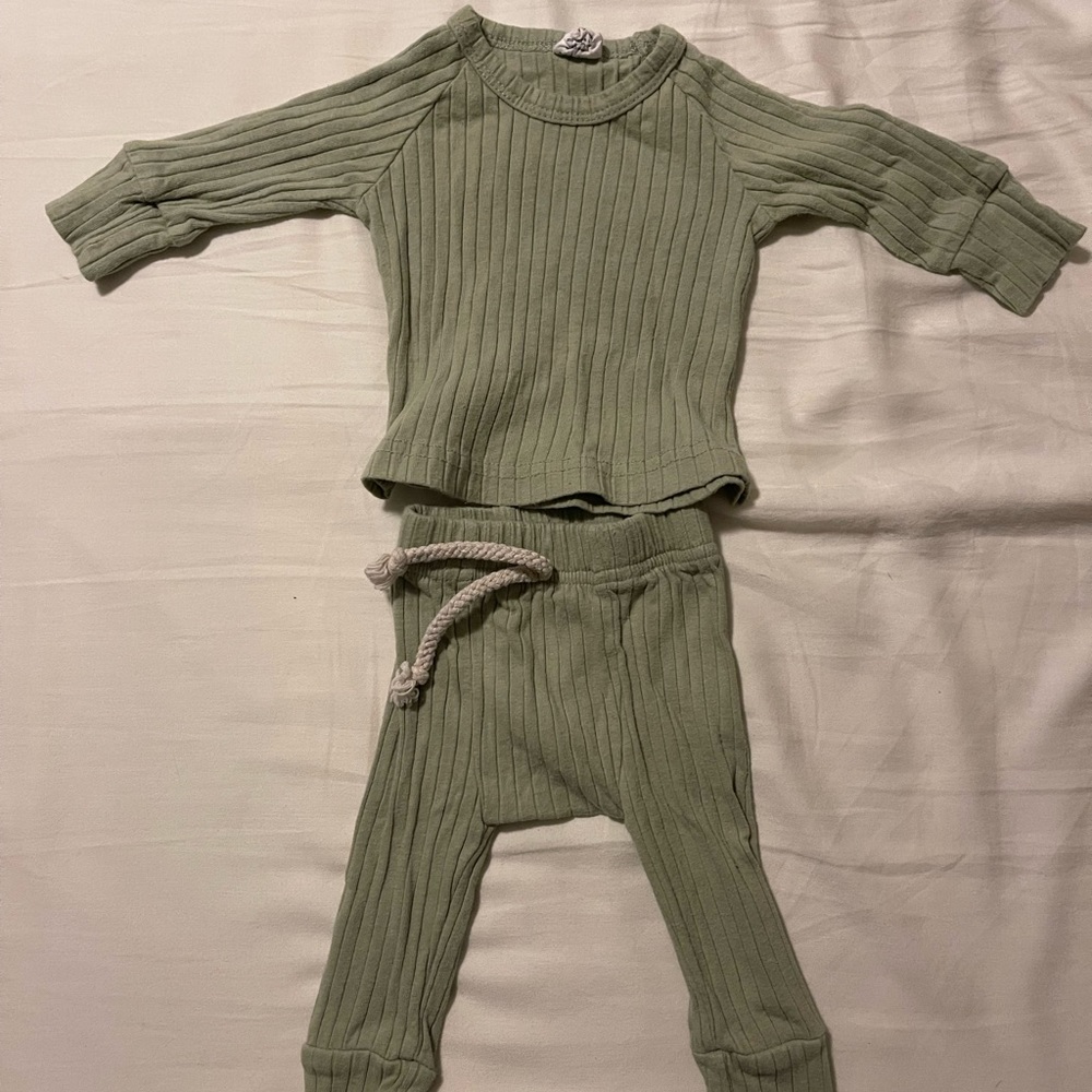 Light green ribbed two piece set
